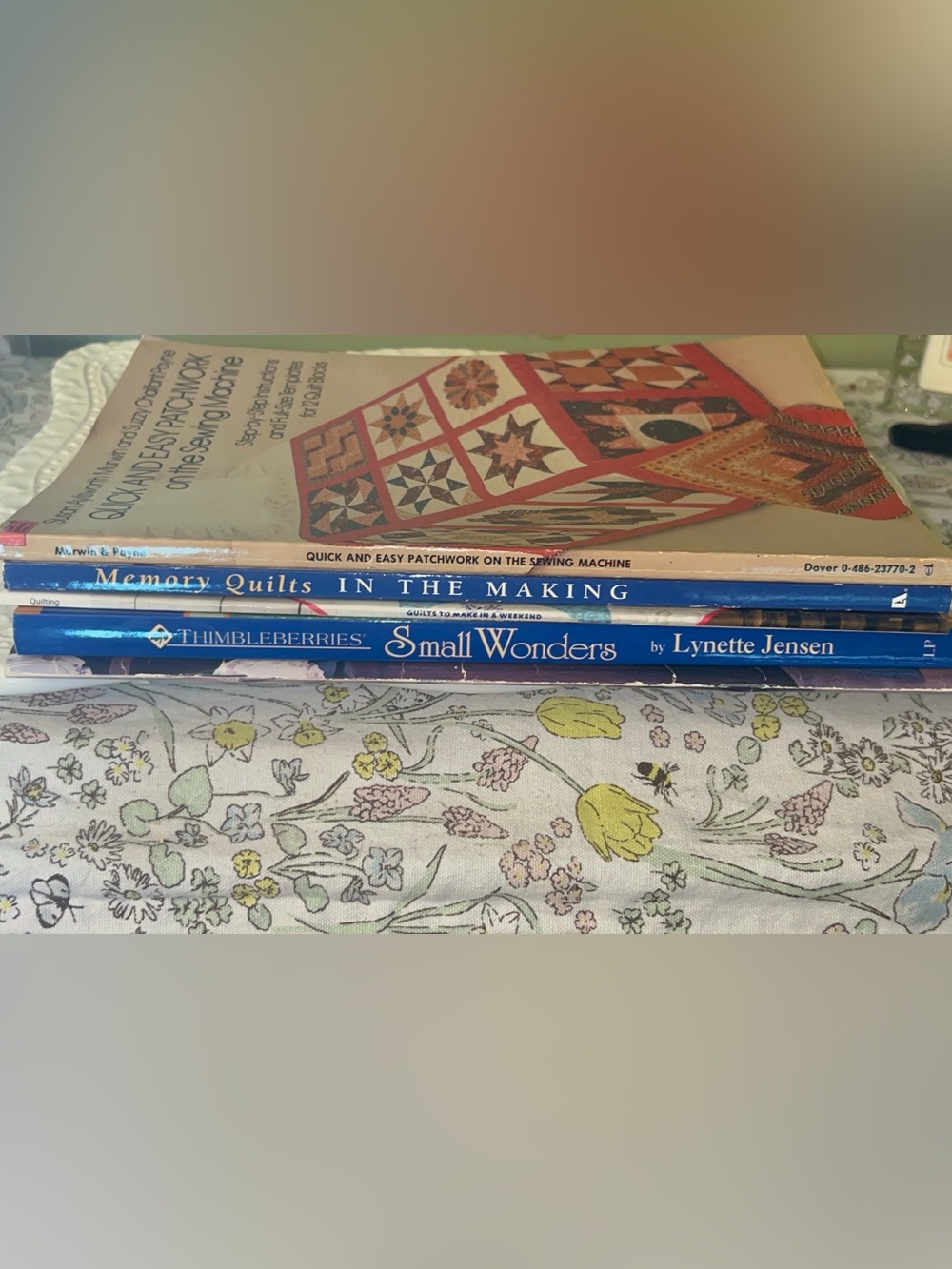 Quilting books/Magazines Set of 5 Crafting books